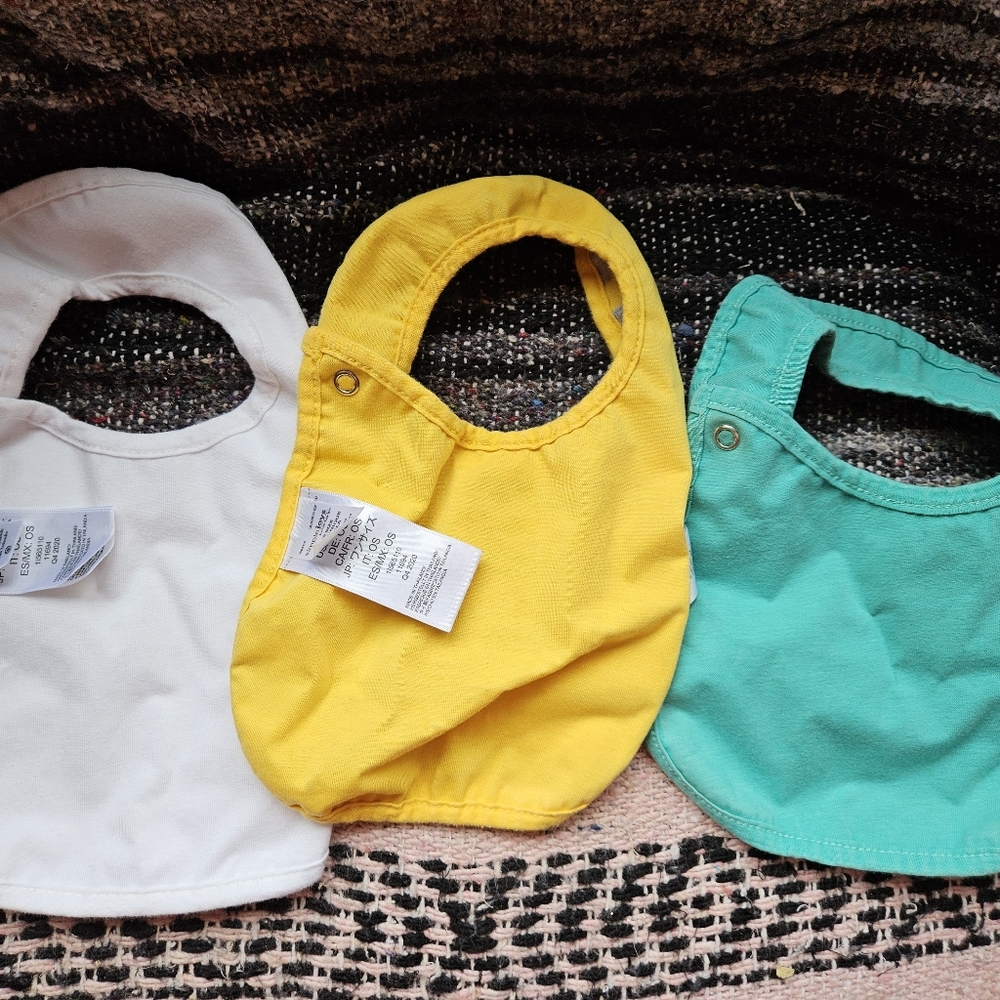 8 Bibs - Picture 3 of 6
